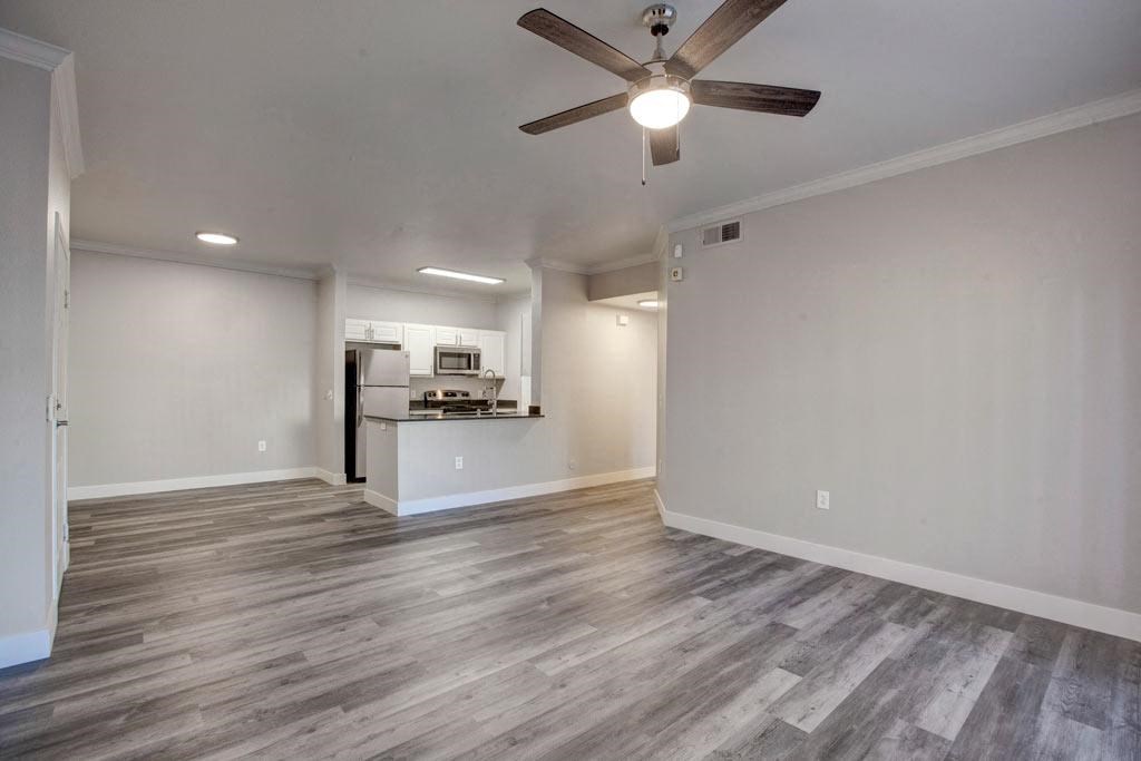 Broadleaf Apartments