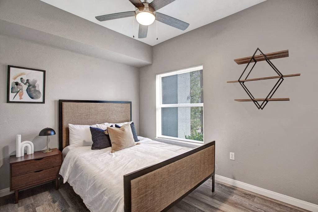 Broadleaf Apartments