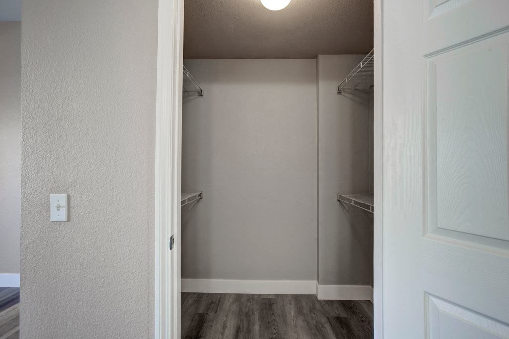 Broadleaf Apartments