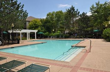 Randall Village Apartments- Crystal Lake, IL Sundeck