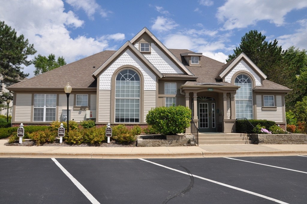 Randall Village Apartments- Crystal Lake, IL