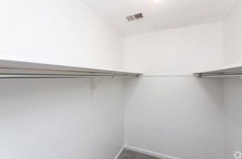 5001 Lakeside Court 1-2 Beds Apartment for Rent - Photo Gallery 10