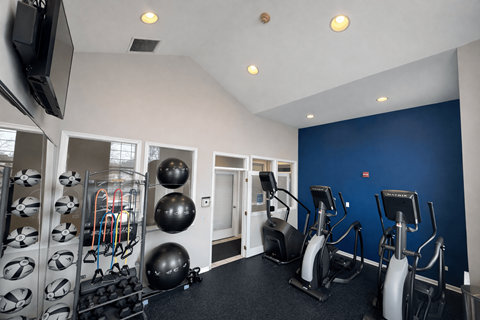 Crystal Lake Illinois apartment fitness center