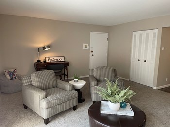 7376 San Diego Ave 1-2 Beds Apartment for Rent - Photo Gallery 5