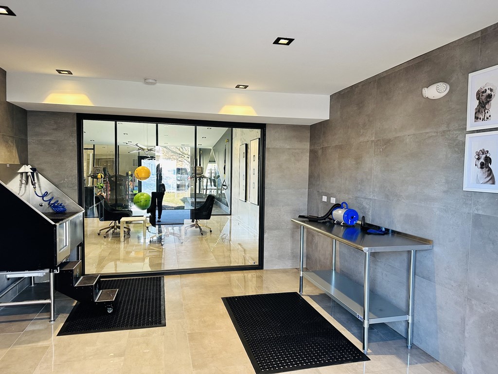 Dog Wash- Fawn Ridge Apartments in McHenry IL