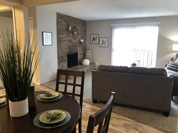2323 N. Woodlawn Street 1-3 Beds Apartment for Rent - Photo Gallery 5