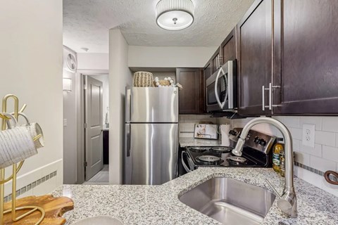 1031 Everett Ave, Apt 3 Studio Apartment for Rent