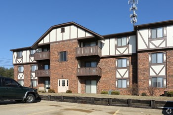 5001 Lakeside Court 1-2 Beds Apartment for Rent - Photo Gallery 3