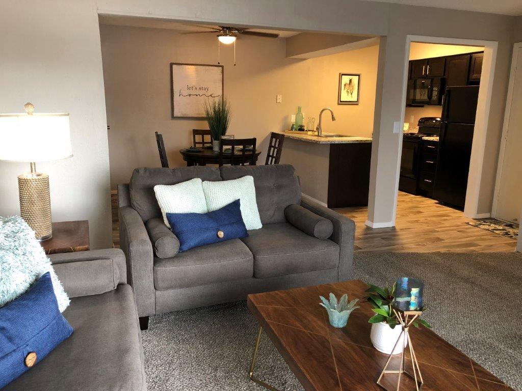 Brickstone At Woodlawn Apartments, 2323 N. Woodlawn Street ...