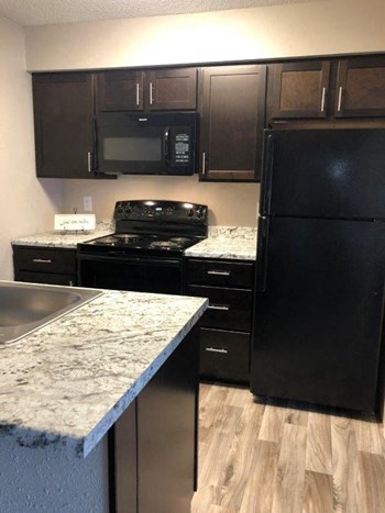 2323 N. Woodlawn Street 1-3 Beds Apartment for Rent - Photo Gallery 3