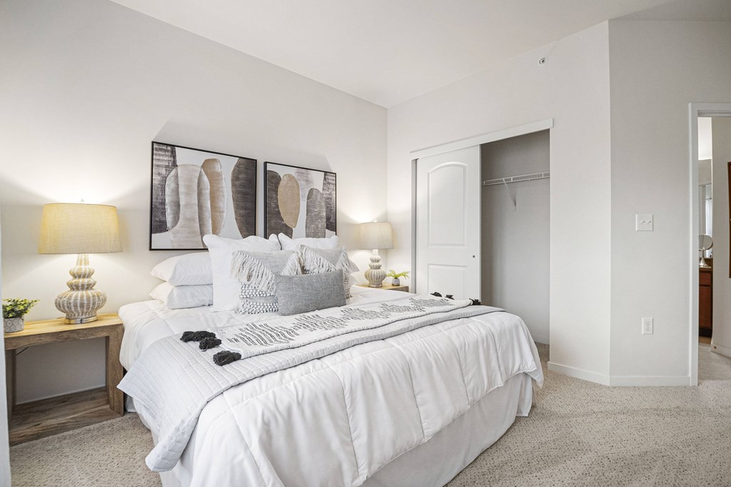 White Bedroom at Aventura at Richmond, St. Peters, MO