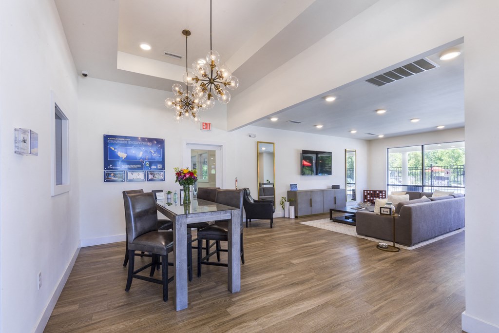 the preserve at ballantyne commons living room and dining room at Aventura at Towne Centre, Ellisville, Missouri