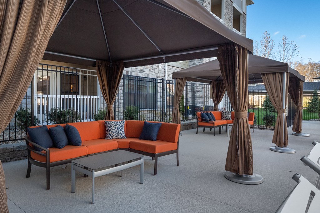 Aventura Pool Cabanas