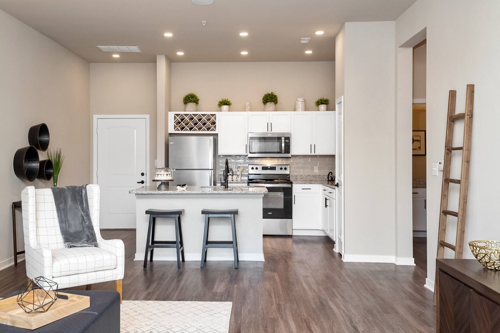 Island Kitchen with Barstool Searing