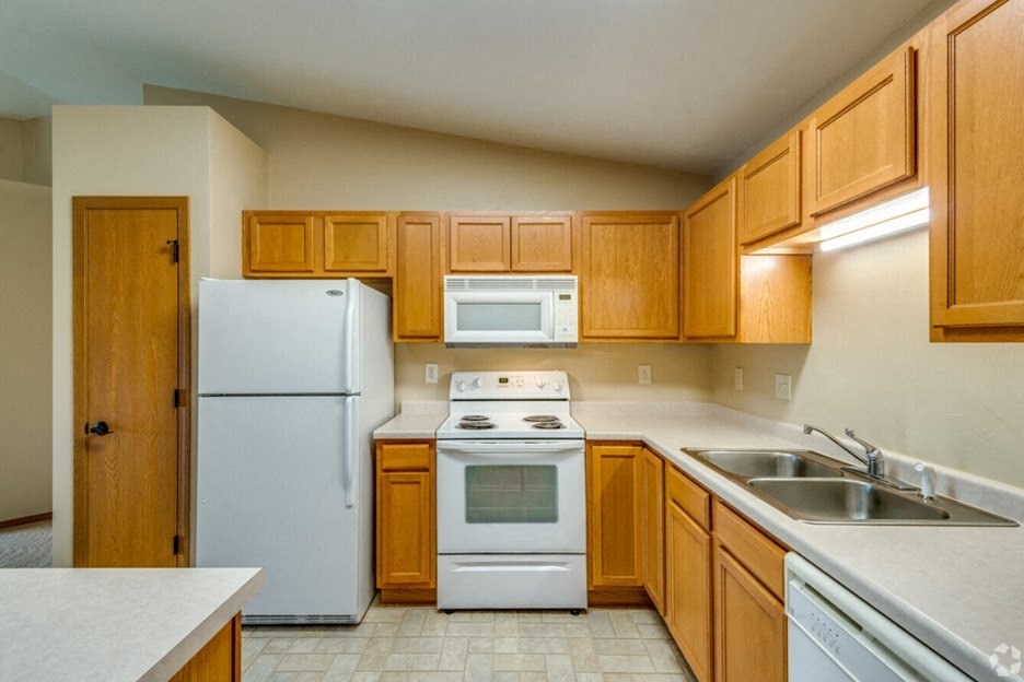 Upper Pineview Kitchen, 2 Bed/2 Bath