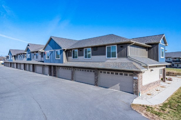 Arvada Apartments Exterior
