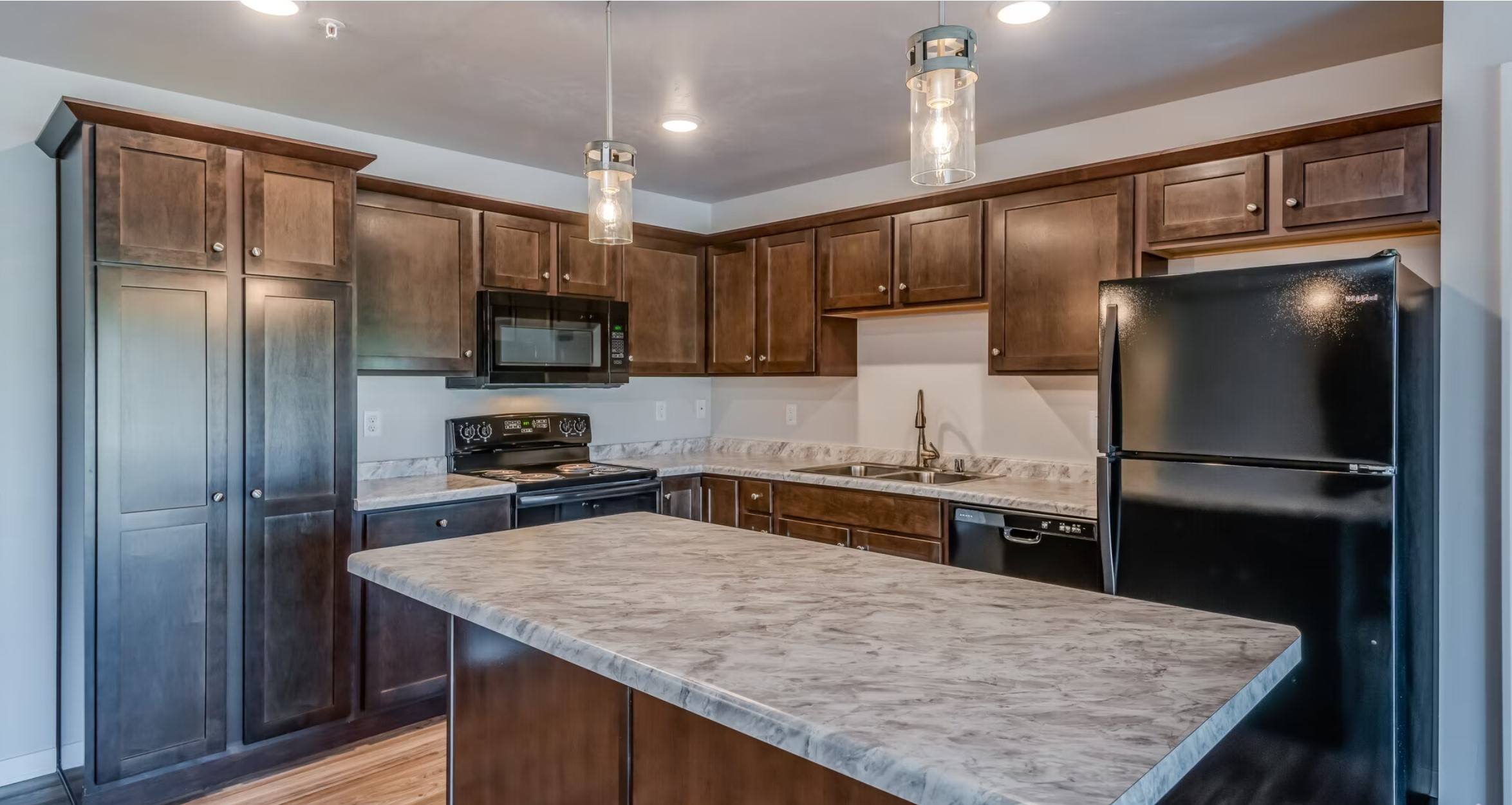 Bay Pointe Apartments