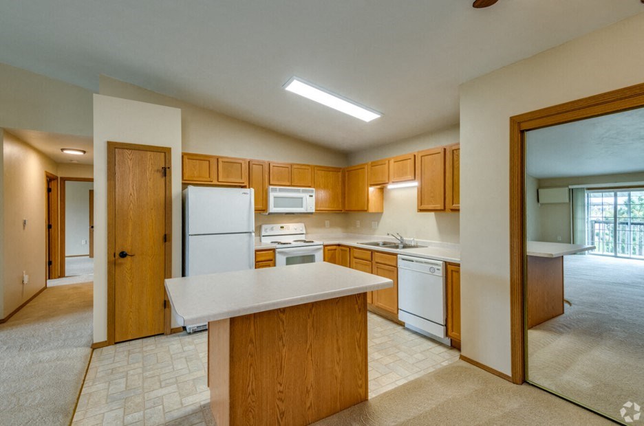 Upper Pineview Kitchen, 2 Bed/2 Bath