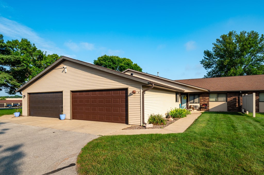 Pilgrim Way Townhomes And Ridge Rd Homes