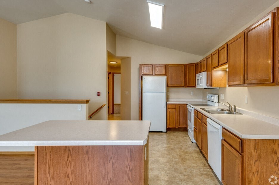 Upper Corner Pineview, Kitchen, 2 Bed/2 Bath