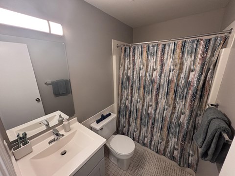 1 bed renovated main floor bathroom