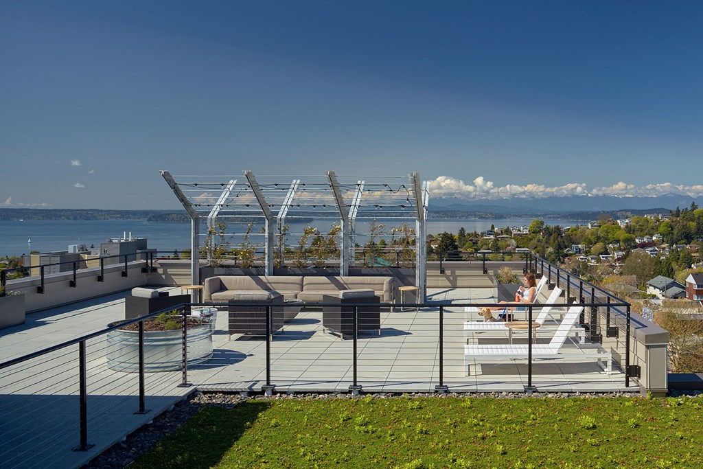 4730 California Apartments Level 8 Outdoor Lounge