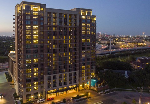 The Top 32 High-Rise Apartments in Houston - Lighthouse