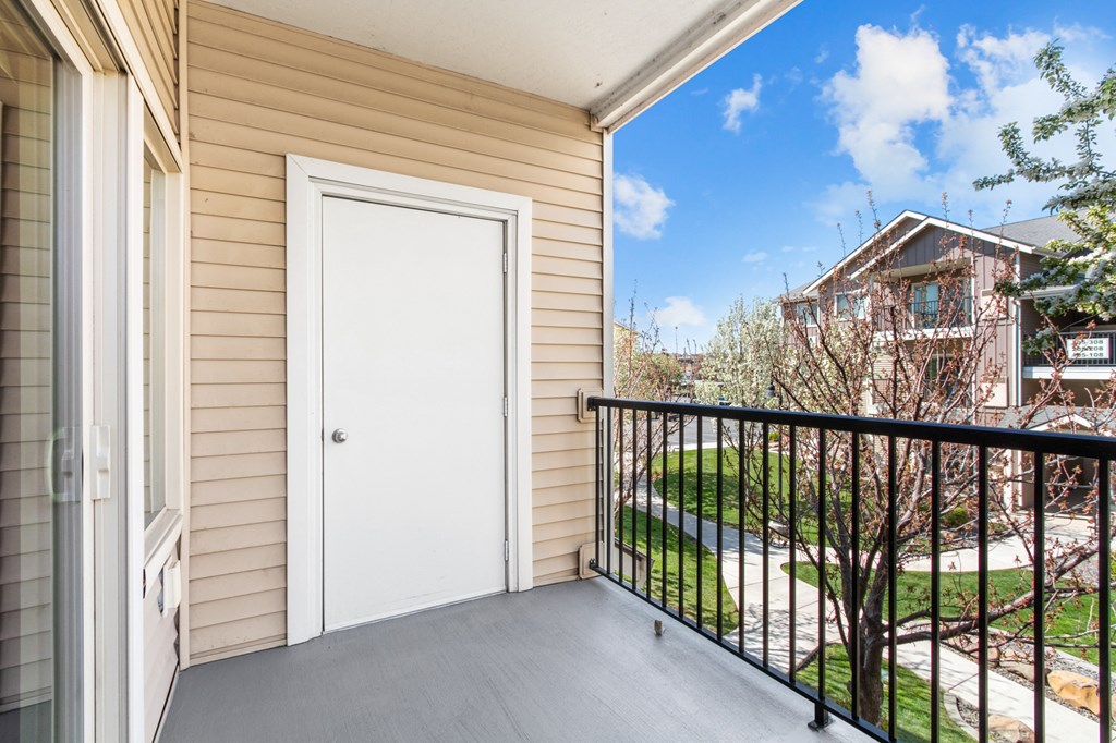 Island View Apartments 1 Bedroom Vacant Balcony with View