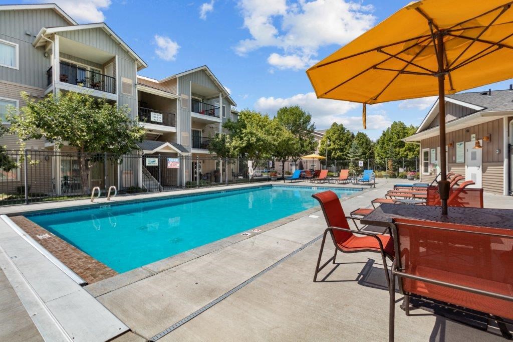 Island View Apartments Pool