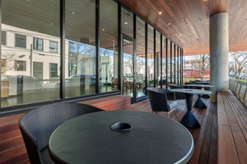 Outdoor Bistro Seating Outdoor Bistro Seating - Photo Gallery 3