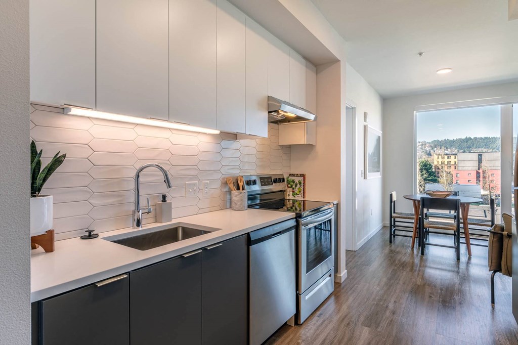 Picket-Shaped Tile Backsplashes