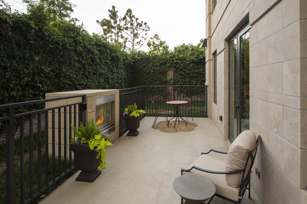 Townhome Patio & Fireplace