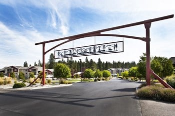 Pine Valley Ranch Apartments Entryway