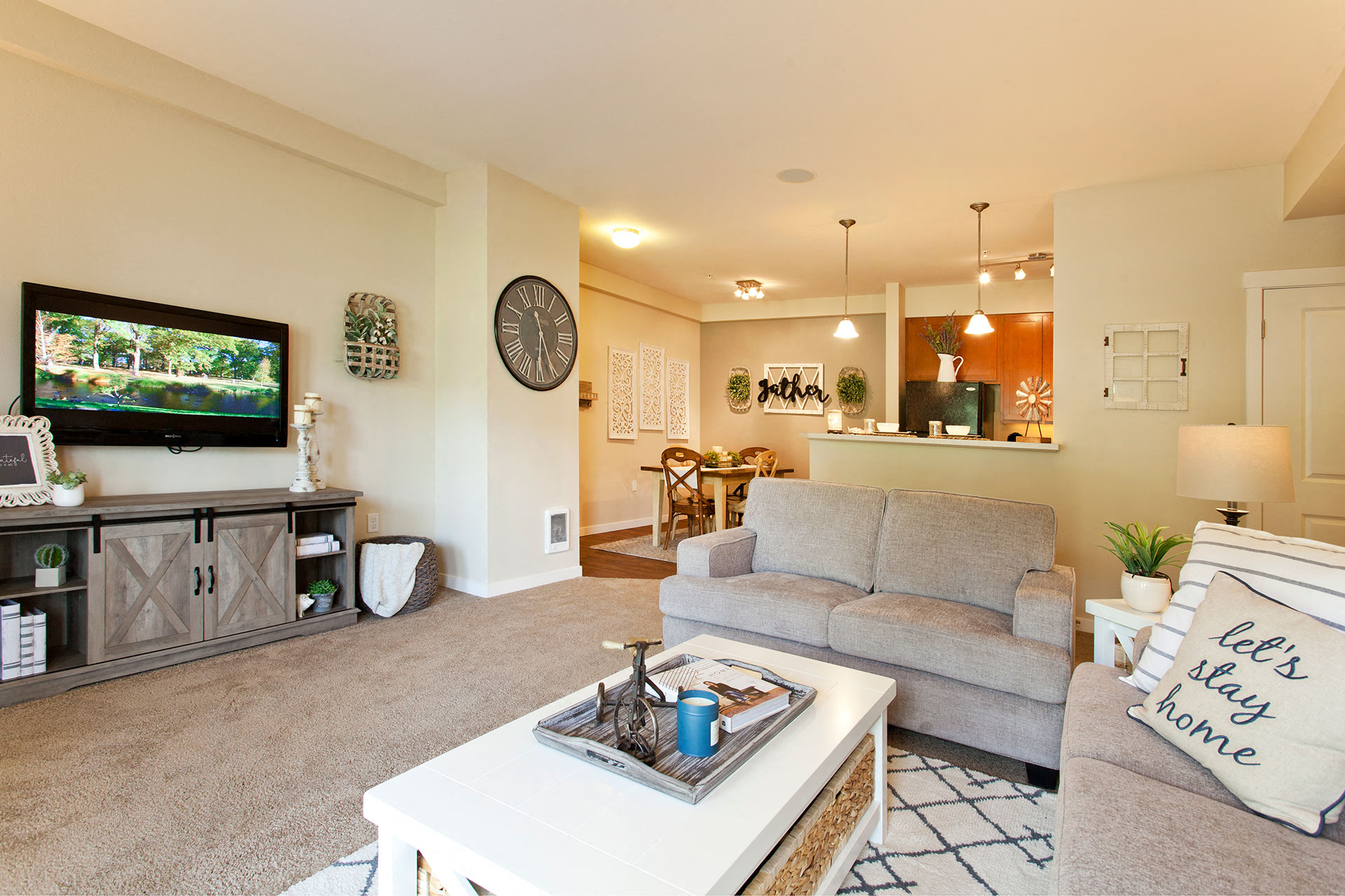 Pine Valley Ranch Apartments Living Room and Kitchen