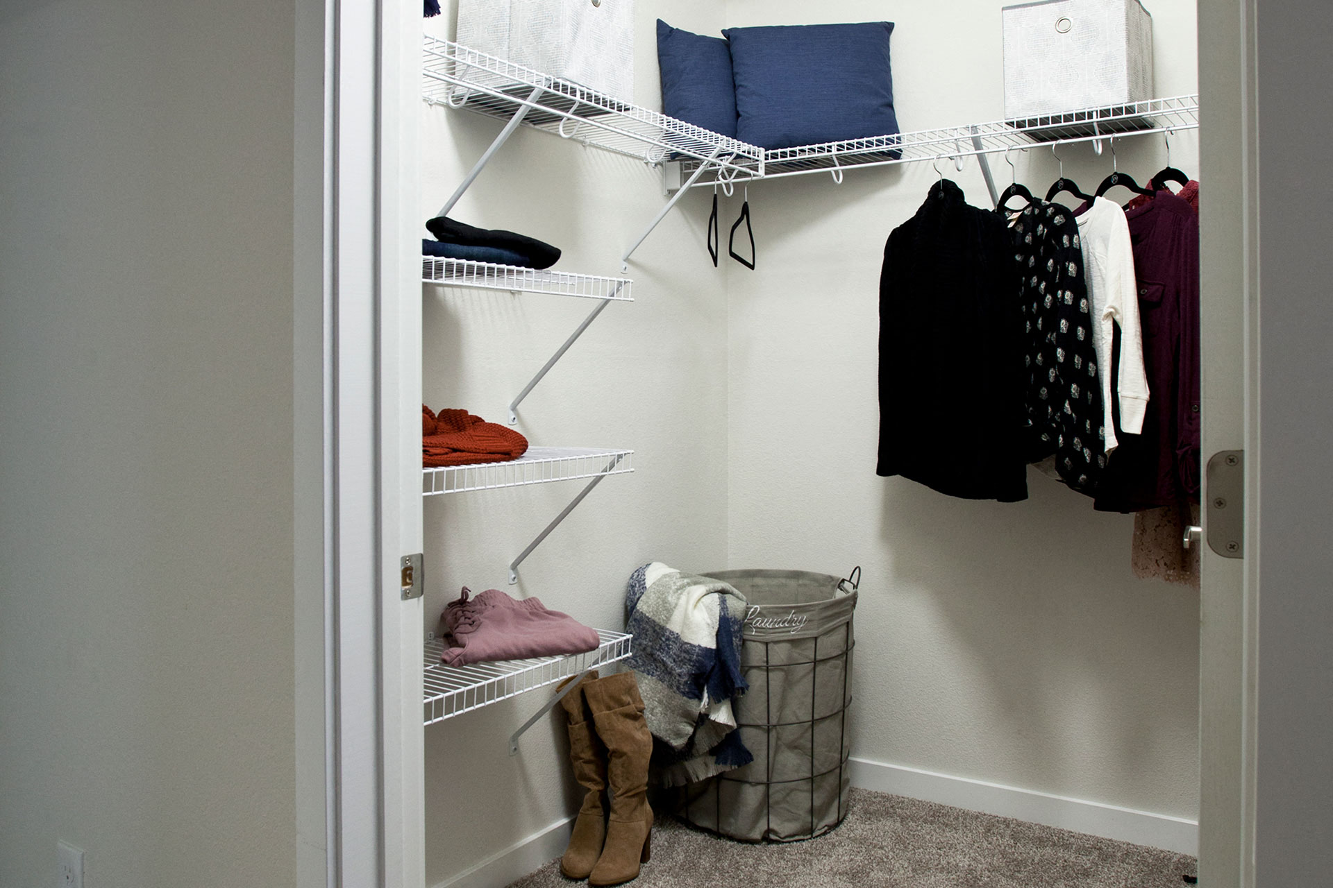 Pine Valley Ranch Apartments Walk In Closet