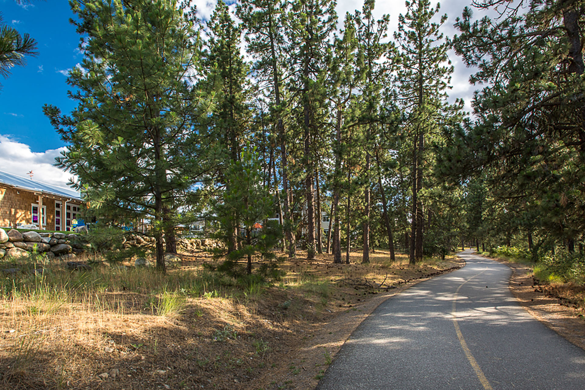 River House Apartments Spokane Valley, Washington Road and Trailhead