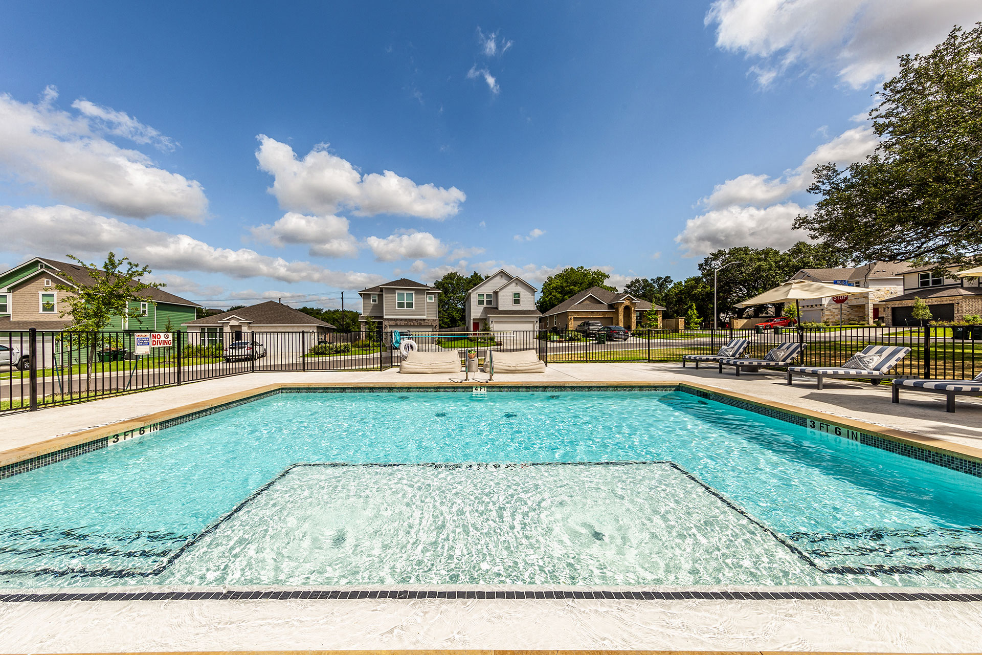 Rivers Edge Apartments Resort-Style Swimming Pool