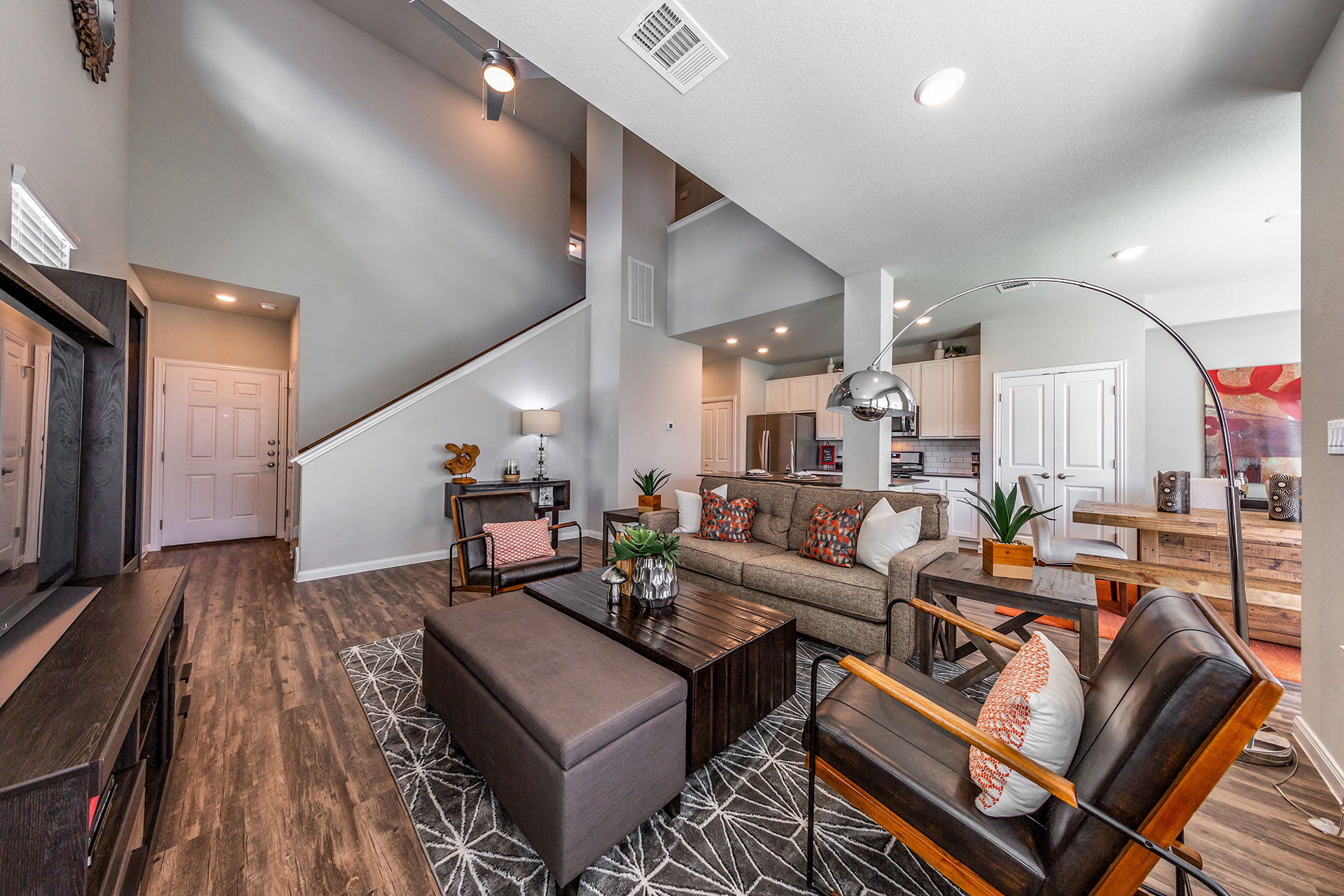 Rivers Edge Apartments Soaring Ceilings