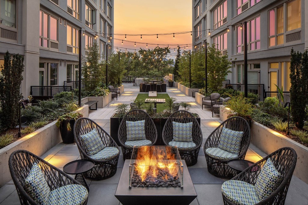 Anthem PDX Apartments Outdoor Courtyard and Fire Pit