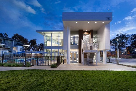 Capitol Yard Apartments_ West Sacramento CA_Extravagant Clubhouse