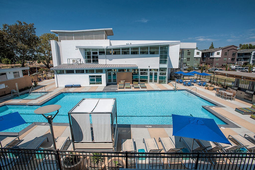 Capitol Yard Apartments_ West Sacramento CA_Poolside Cabanas