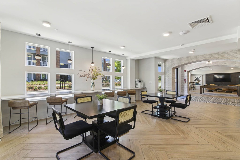 Sunroom w/Coffee Bar