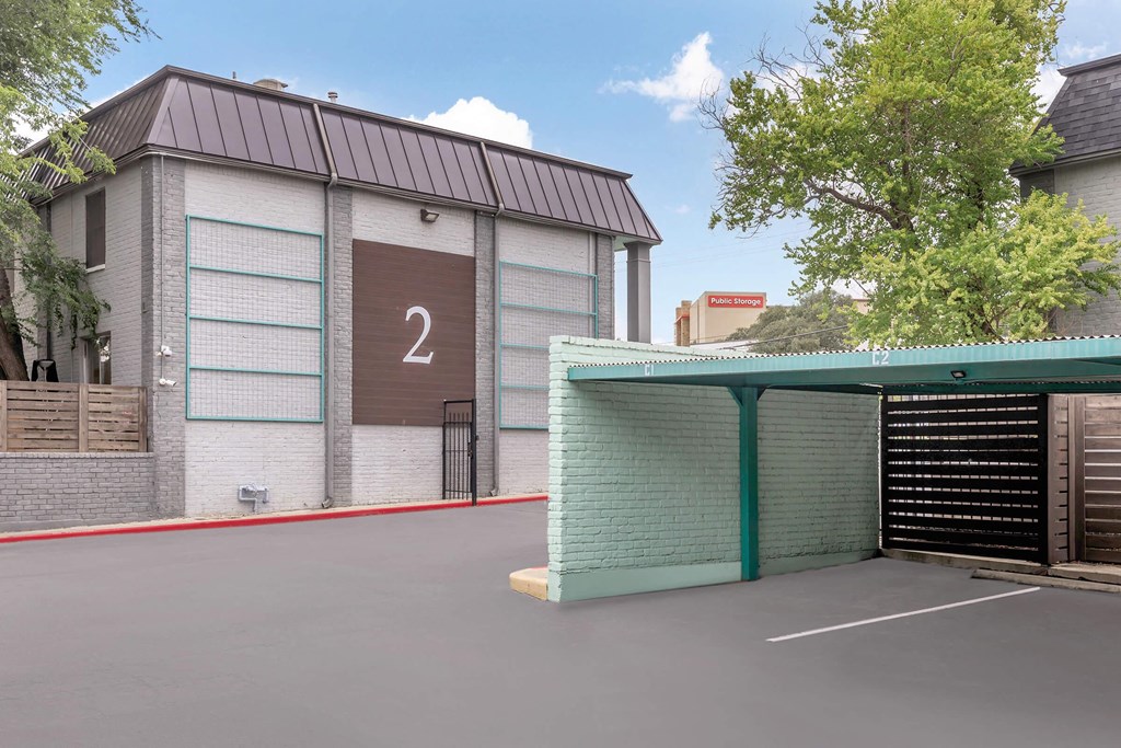 the building in which the hotel is located