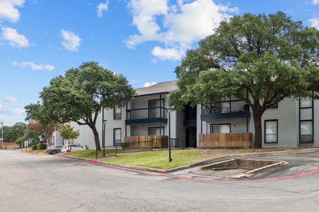 a view of the front of the building from the corner of the street