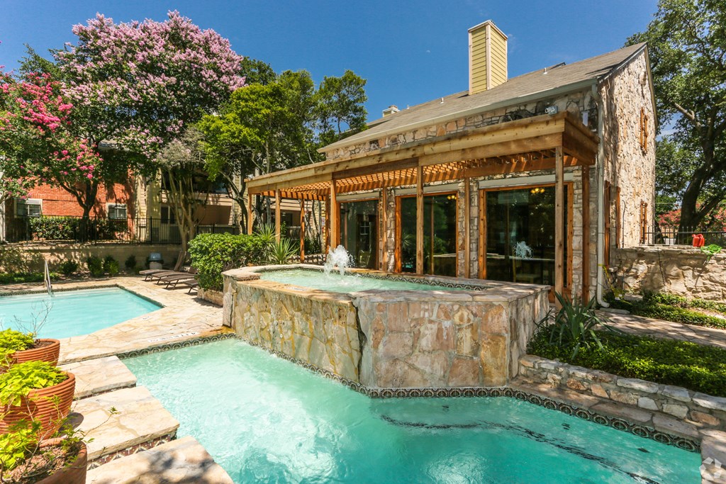 Pool View at Alamo Park, San Antonio