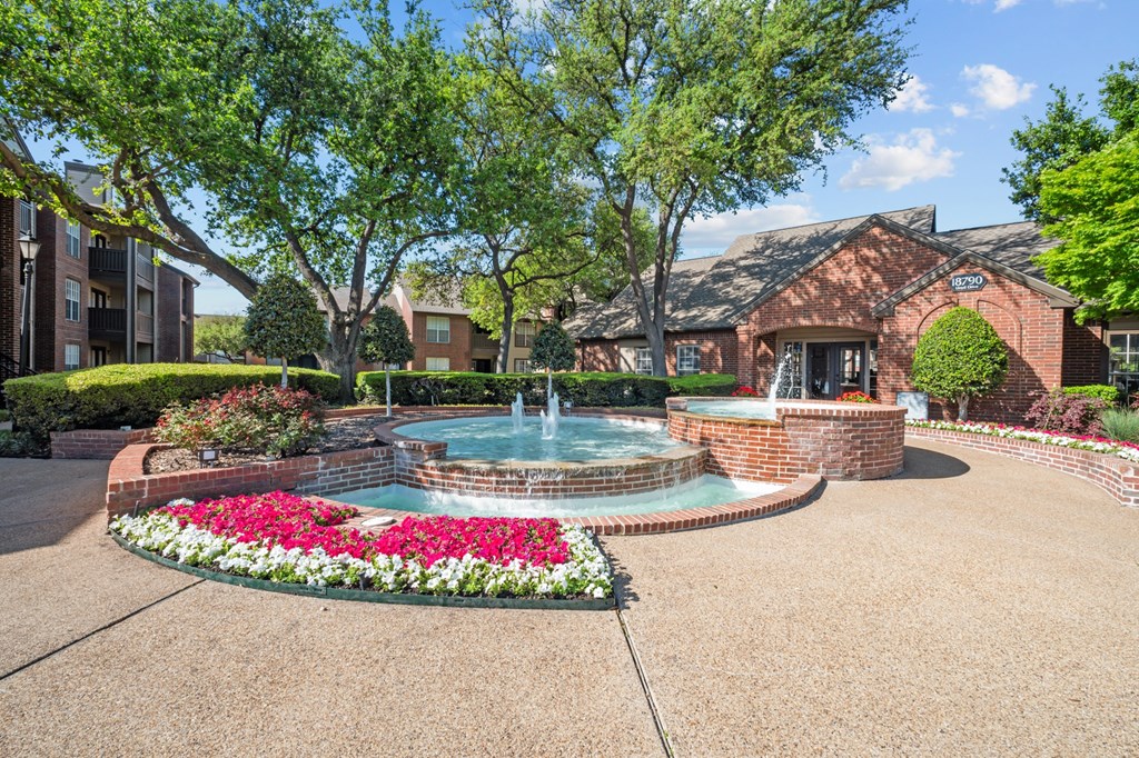 Courtyard Courtyard at Preston Bend, Dallas