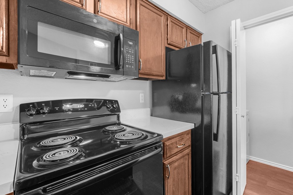 Kitchen Appliances at Preston Bend, Dallas, TX