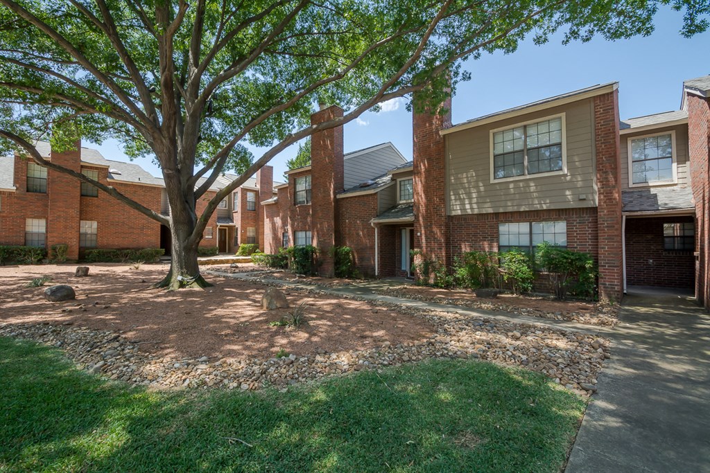 Entrance at Amberly Village Townhomes, Garland
