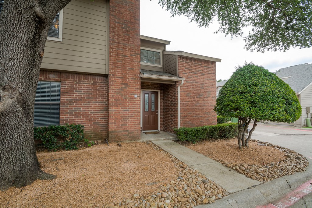 Outdoor at Amberly Village Townhomes, Garland, 75040