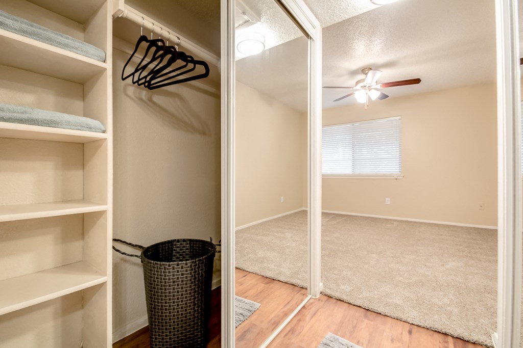 A1 Flat - Upgraded Apartment Home